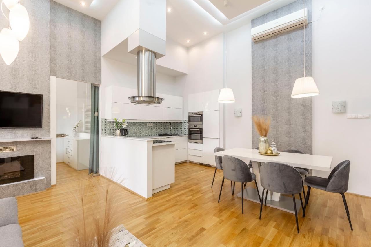Luxurious & Spacious Downtown Residence In Liszt Ferenc Square Budapest Exterior photo