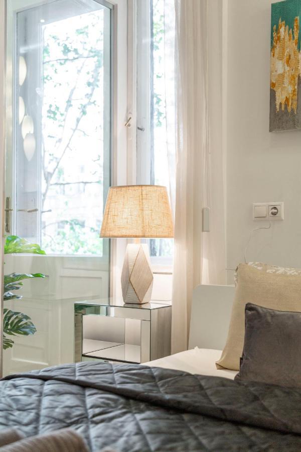 Luxurious & Spacious Downtown Residence In Liszt Ferenc Square Budapest Exterior photo